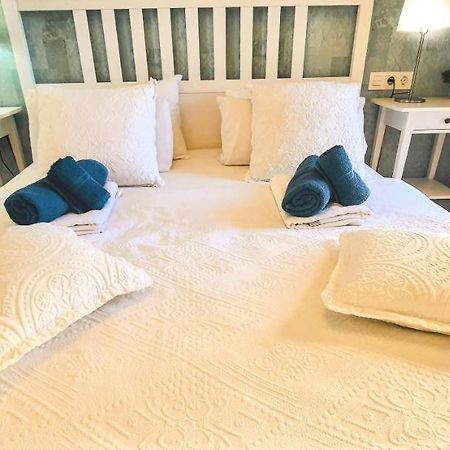 ארונה Harmony Apartments מראה חיצוני תמונה