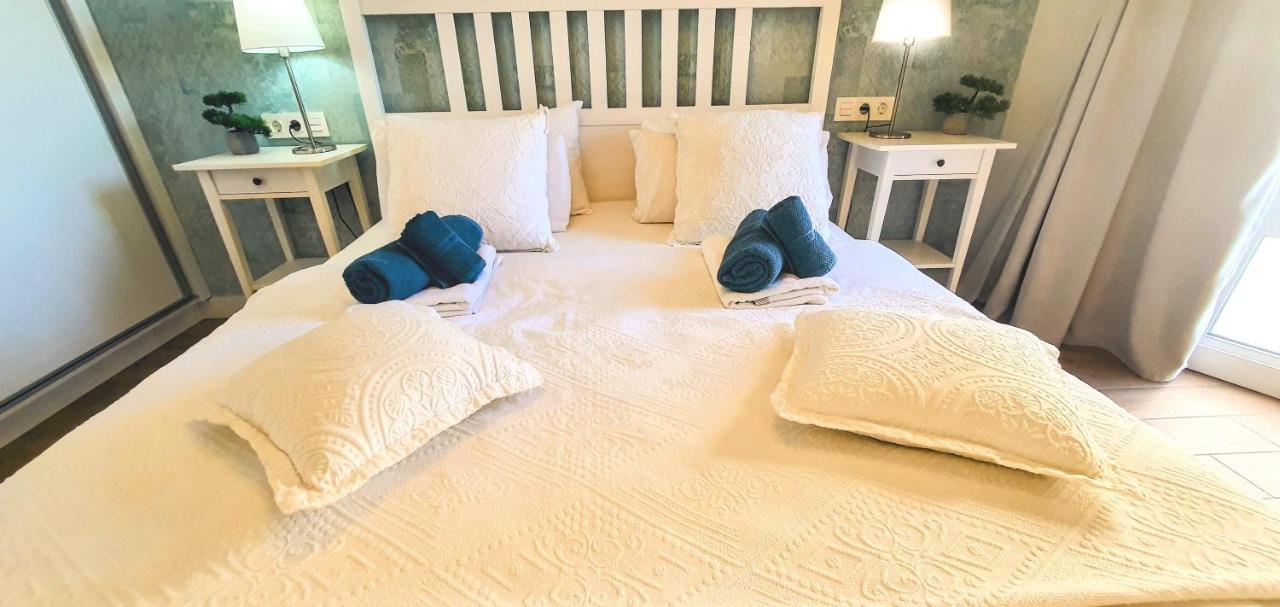 ארונה Harmony Apartments מראה חיצוני תמונה